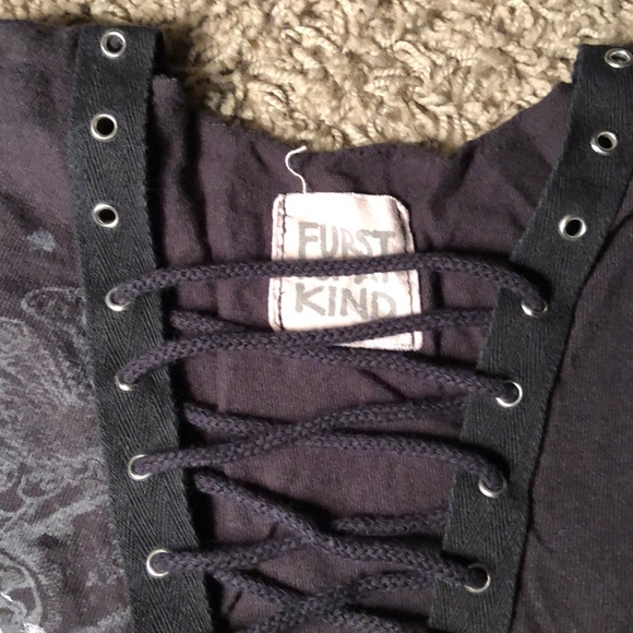 LF ONE OF A KIND VINTAGE LAS VEGAS LACE TANK! - Picture 2 of 2